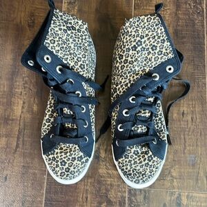Keds high high top shoes  size 9.5. Gently worn